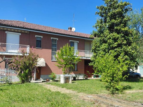 casa indipendente in vendita a Viarigi in zona Arrobio