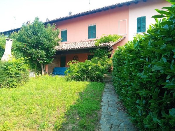 casa indipendente in vendita a Viarigi in zona Accorneri
