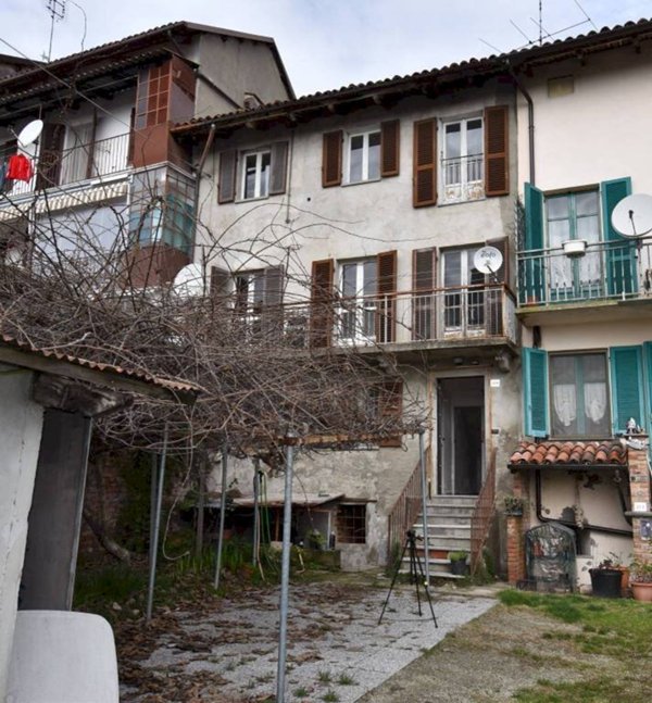 casa semindipendente in vendita a Vigliano d'Asti