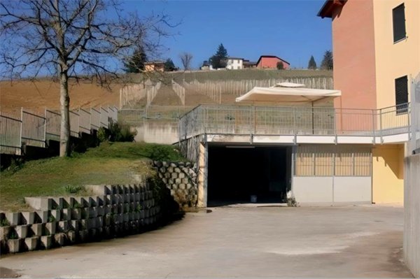 locale di sgombero in vendita a Vigliano d'Asti