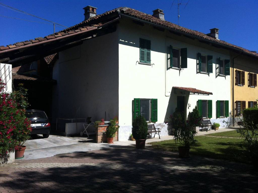 casa indipendente in vendita a Vigliano d'Asti in zona Sabbionera