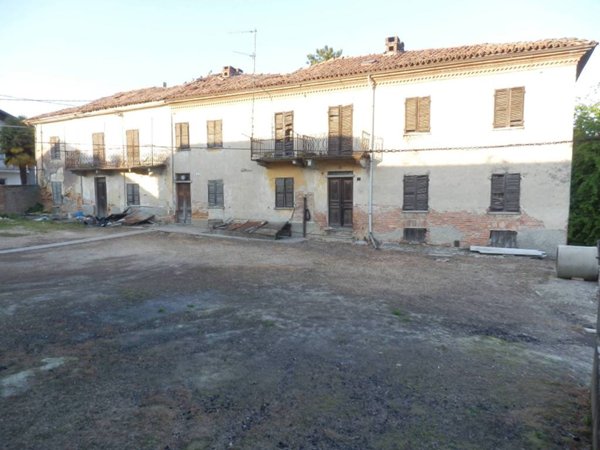 casale in vendita a Vigliano d'Asti in zona Ramello