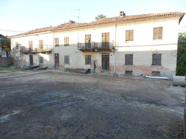 casale in vendita a Vigliano d'Asti in zona Ramello