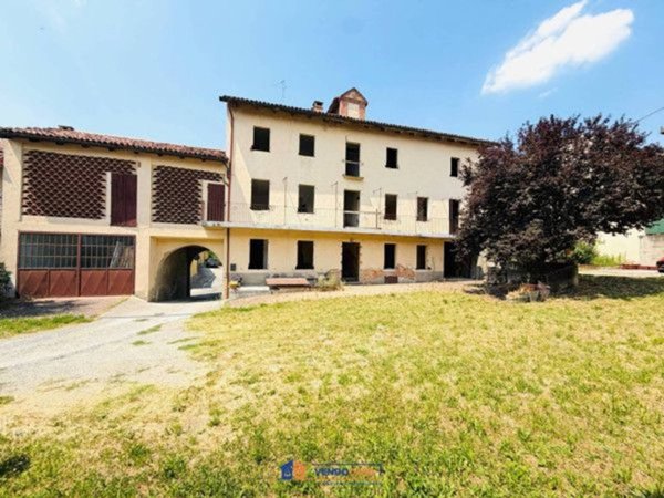casa indipendente in vendita a Vigliano d'Asti in zona Quassolo