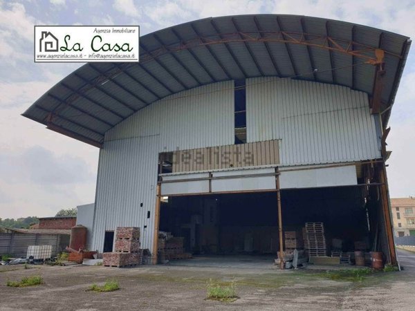 locale di sgombero in vendita a Villafranca d'Asti