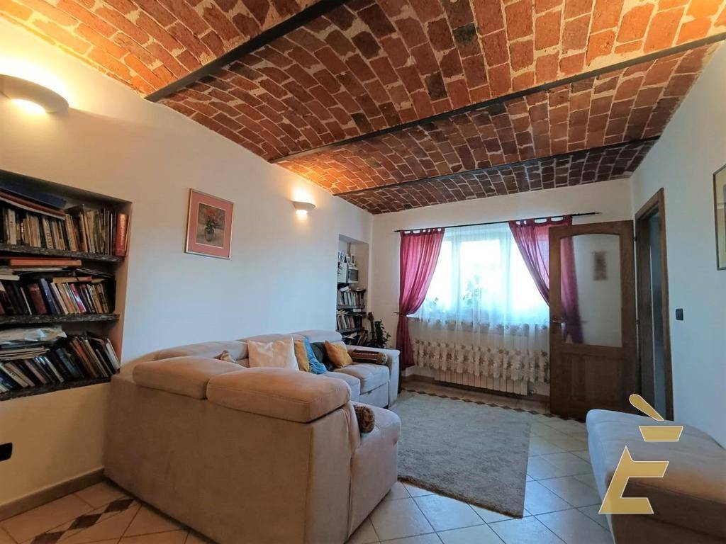 casa indipendente in vendita a Villafranca d'Asti