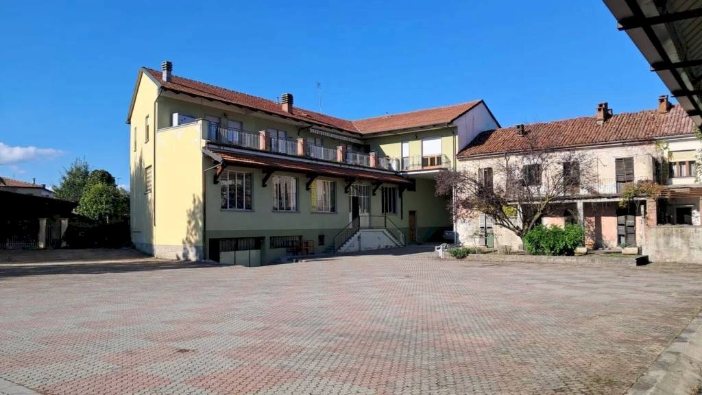 locale di sgombero in vendita a Villafranca d'Asti in zona Taverne