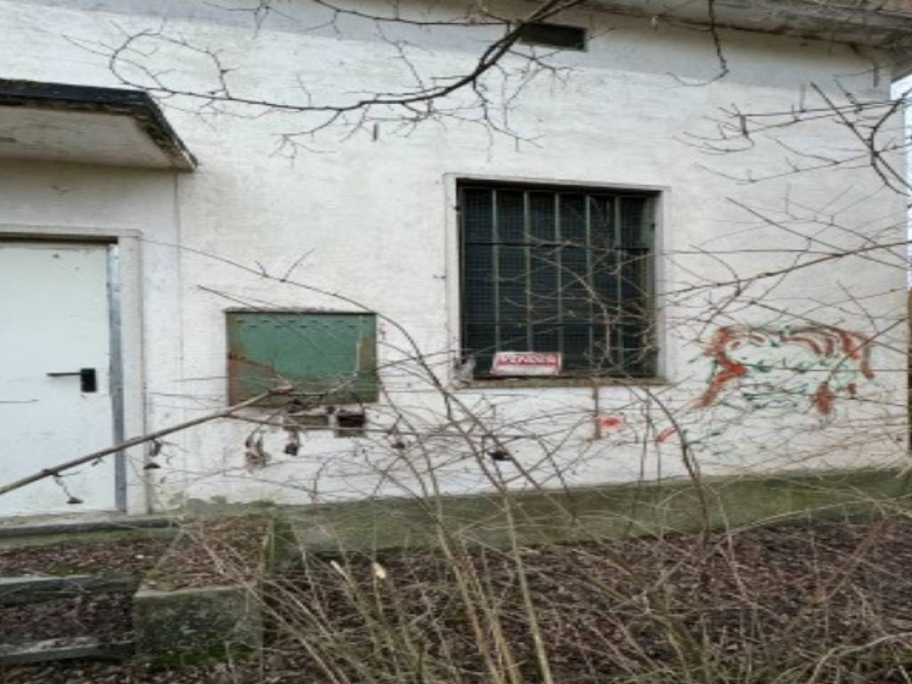 locale commerciale in vendita a Villafranca d'Asti