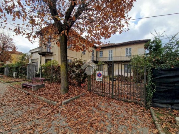 locale di sgombero in vendita a Villafranca d'Asti