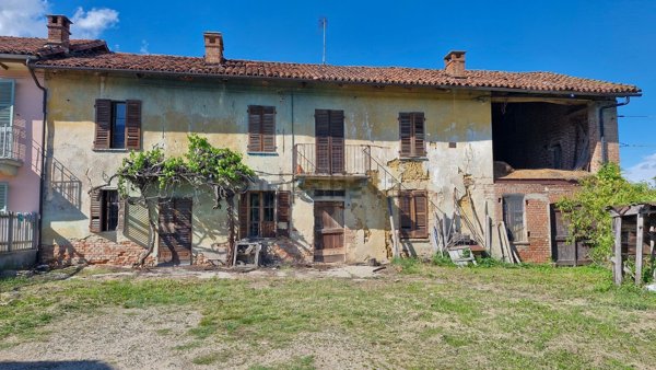 casale in vendita a Villafranca d'Asti in zona Crocetta