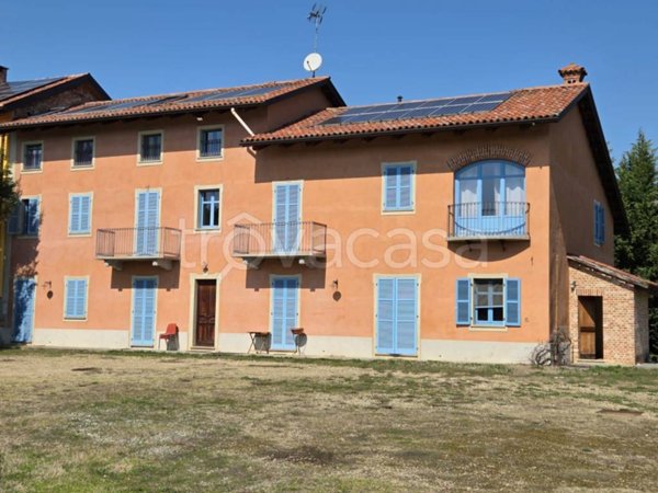 casale in vendita a Villafranca d'Asti in zona Case Bruciate