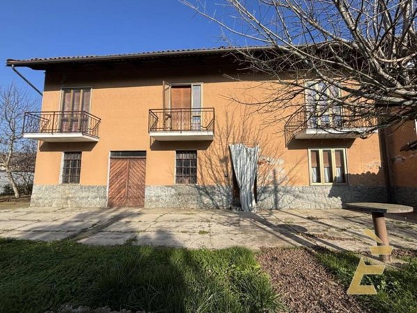 casa indipendente in vendita a Villanova d'Asti in zona Savi