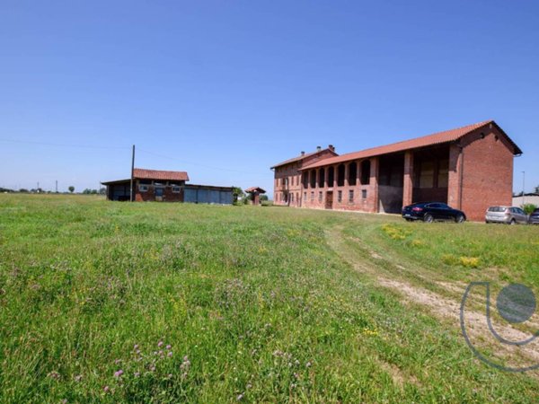 casa indipendente in vendita a Villanova d'Asti in zona Stazione