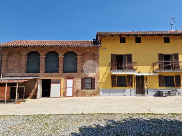 casa indipendente in vendita a Villanova d'Asti in zona Savi