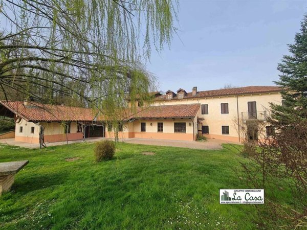 negozio in vendita a Villanova d'Asti