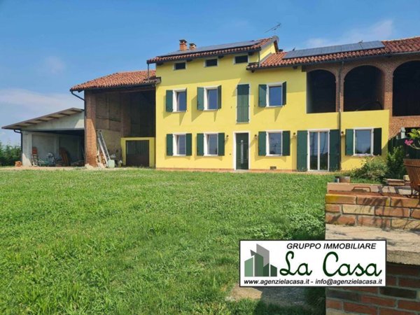casa indipendente in vendita a Villanova d'Asti in zona Bianchi