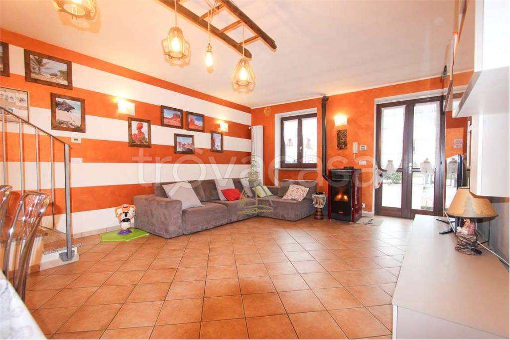 casa indipendente in vendita a Villanova d'Asti