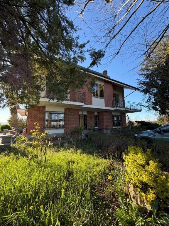 casa indipendente in vendita a Villanova d'Asti in zona Stazione