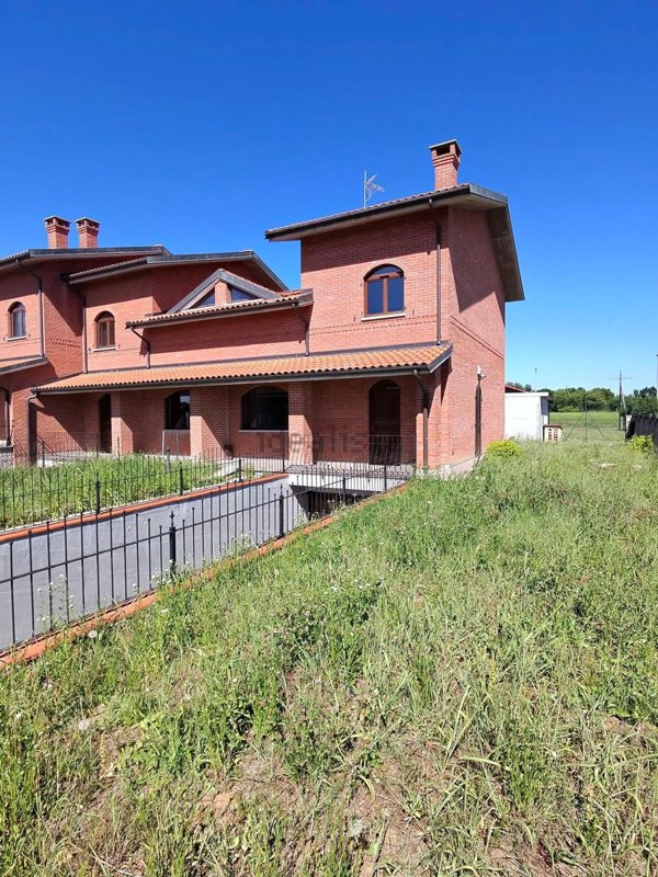casa indipendente in vendita a Villanova d'Asti