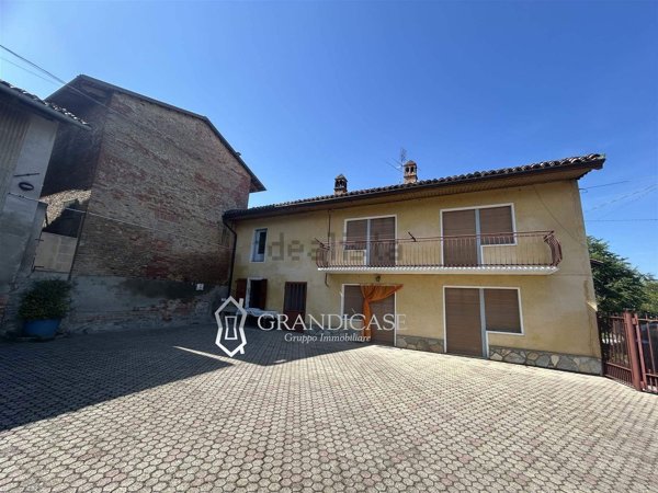 pentavano in vendita a Montiglio Monferrato