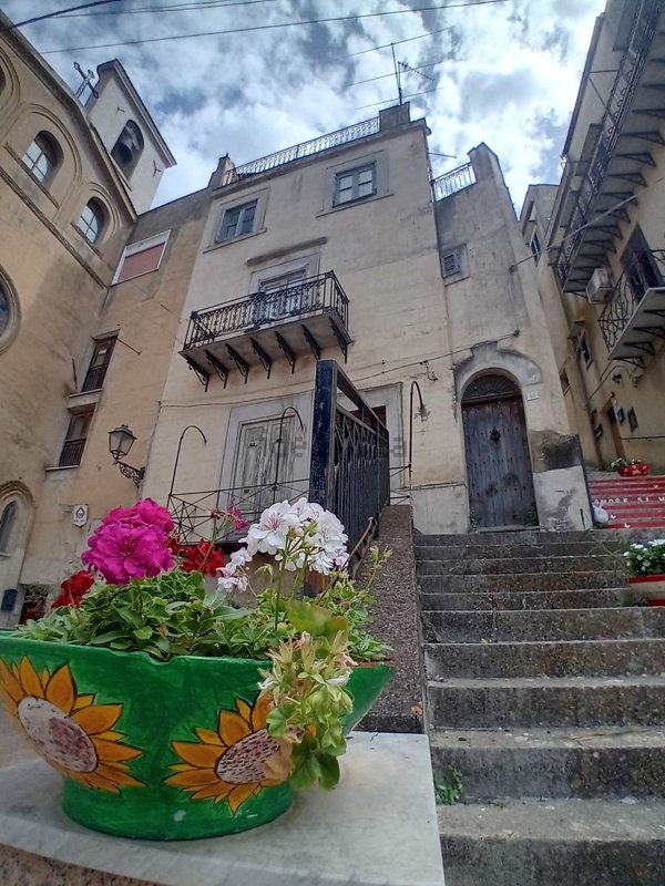 casa indipendente in vendita ad Alia