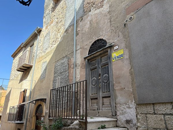 casa indipendente in vendita ad Alimena