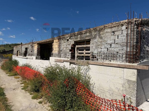 casa indipendente in vendita ad Alimena
