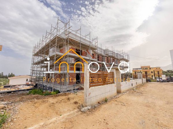 casa indipendente in vendita ad Altavilla Milicia