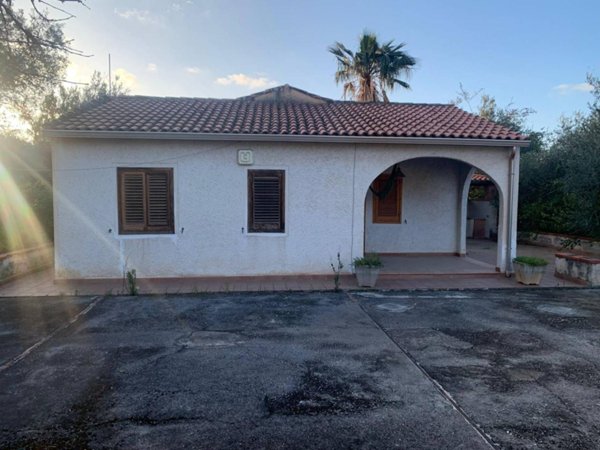 casa indipendente in vendita ad Altavilla Milicia