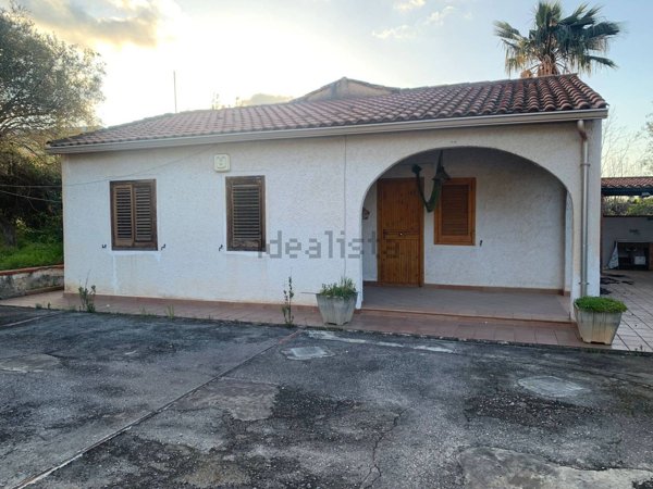 casa indipendente in vendita ad Altavilla Milicia