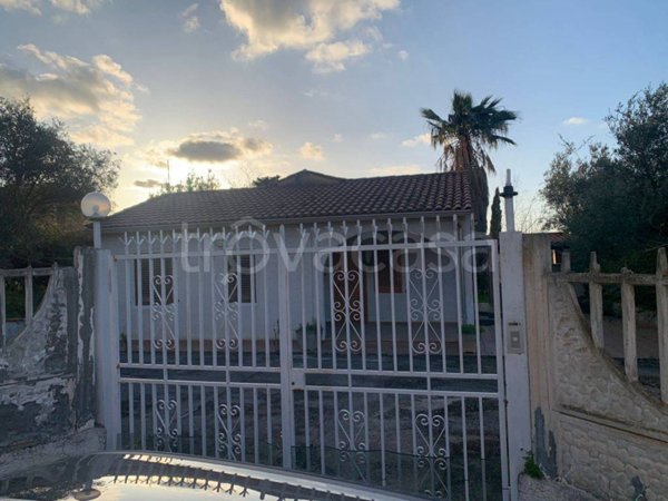 casa indipendente in vendita ad Altavilla Milicia