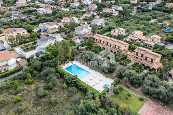 casa indipendente in vendita ad Altavilla Milicia