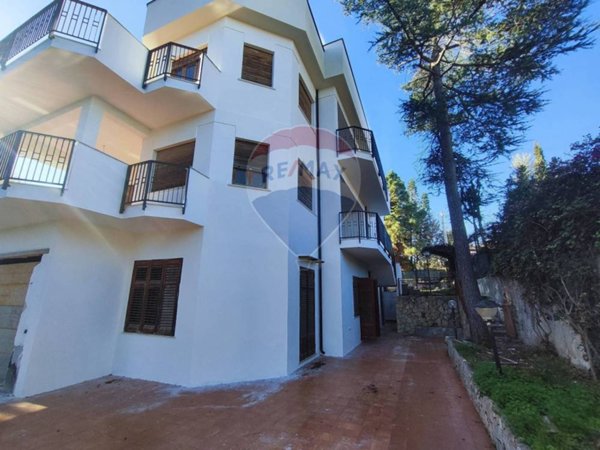 casa indipendente in vendita ad Altavilla Milicia