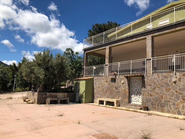 casa indipendente in vendita ad Altavilla Milicia