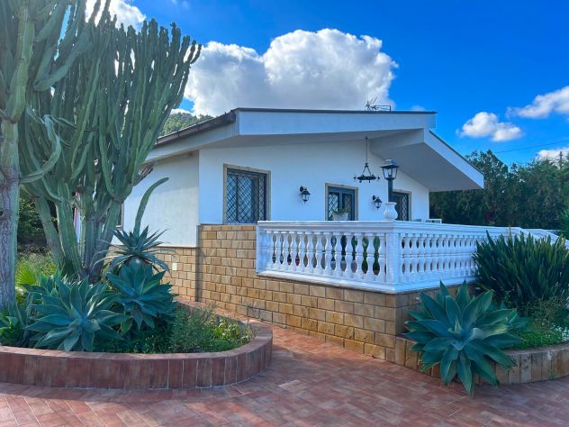 casa indipendente in vendita ad Altavilla Milicia