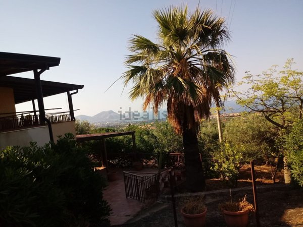 casa indipendente in vendita ad Altavilla Milicia