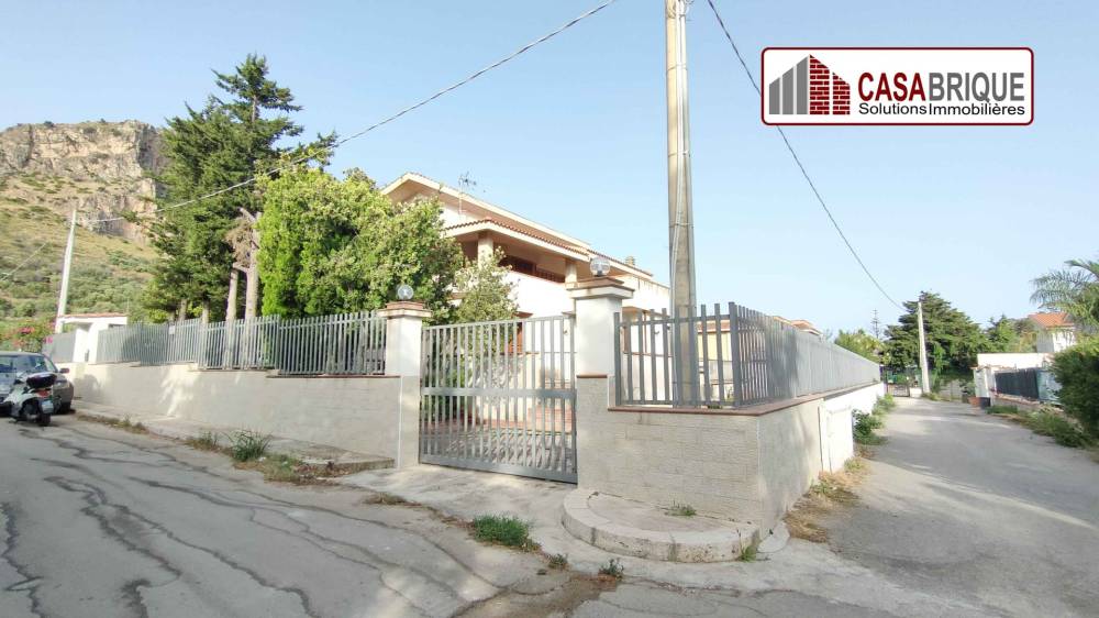 casa indipendente in vendita ad Altavilla Milicia