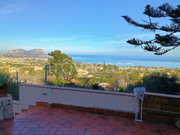 casa indipendente in vendita ad Altavilla Milicia