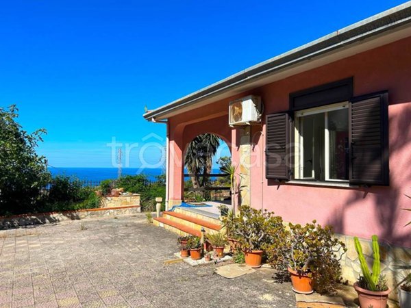 casa indipendente in vendita ad Altavilla Milicia