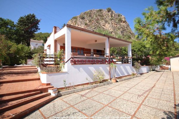casa indipendente in vendita ad Altavilla Milicia