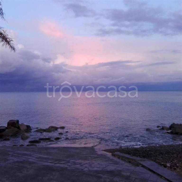 casa indipendente in vendita ad Altavilla Milicia