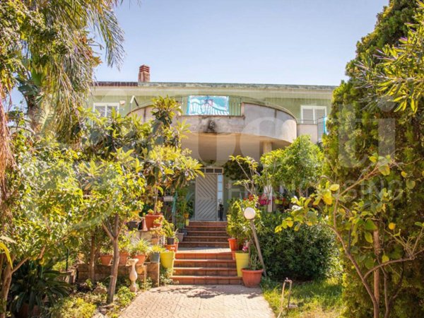 casa indipendente in vendita ad Altavilla Milicia
