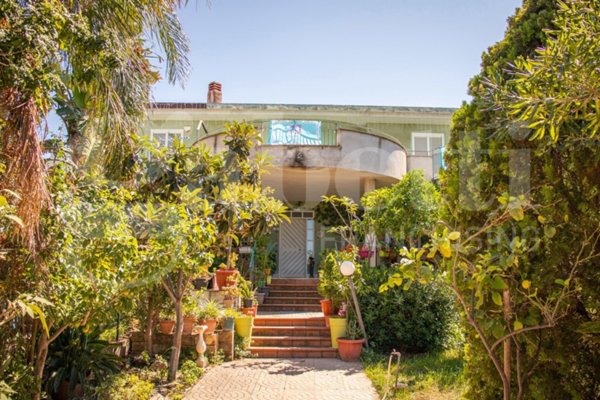 casa indipendente in vendita ad Altavilla Milicia