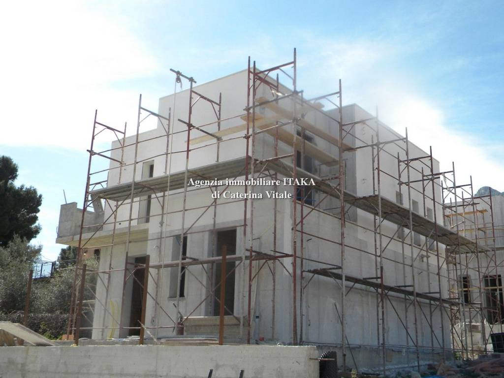 casa indipendente in vendita ad Altavilla Milicia in zona Torre Colonna