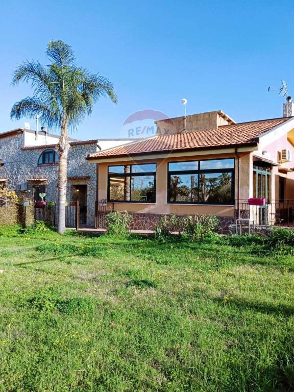 casa indipendente in vendita ad Altavilla Milicia