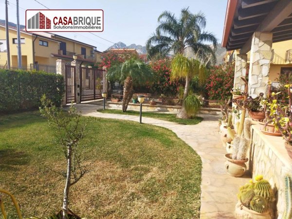 casa indipendente in vendita ad Altavilla Milicia