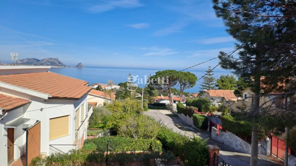 appartamento in vendita ad Altavilla Milicia
