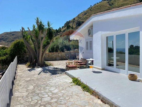 casa indipendente in vendita ad Altavilla Milicia
