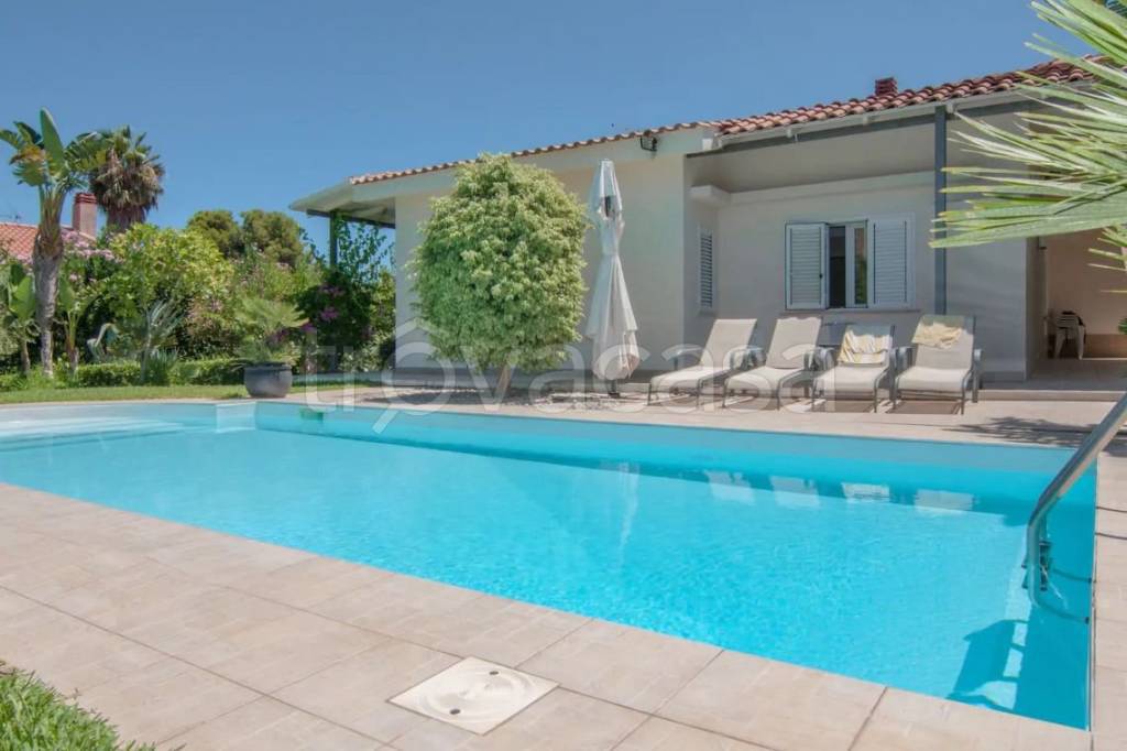 casa indipendente in vendita ad Altavilla Milicia