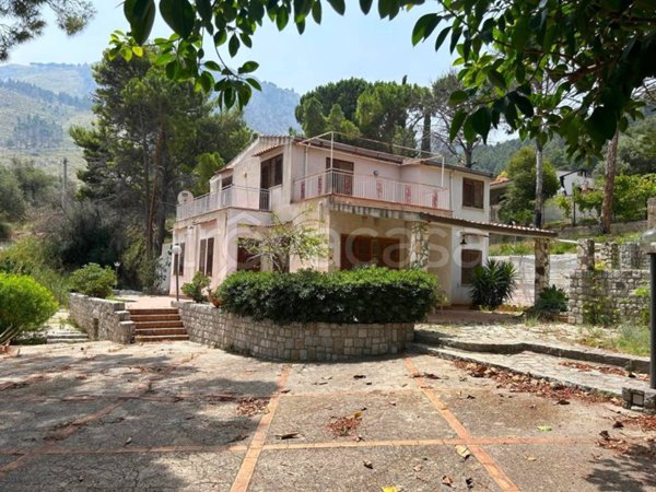 casa indipendente in vendita ad Altavilla Milicia
